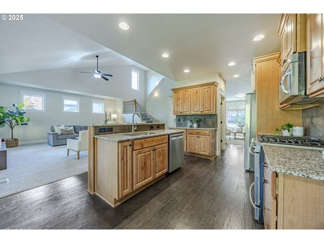 3467 TIMBERBROOK Way, Eugene, OR 97405