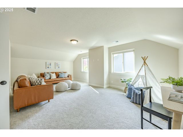 3467 TIMBERBROOK Way, Eugene, OR 97405