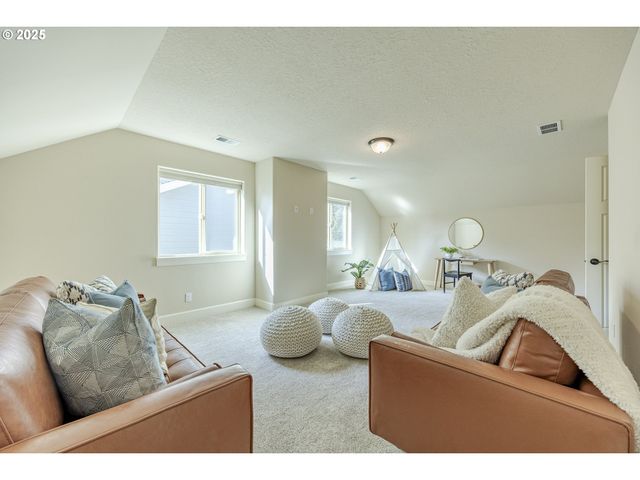 3467 TIMBERBROOK Way, Eugene, OR 97405