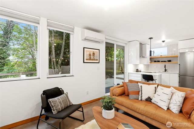 4328 S Bennett Street, Seattle, WA 98118