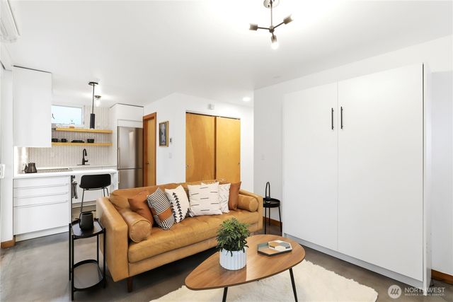 4328 S Bennett Street, Seattle, WA 98118