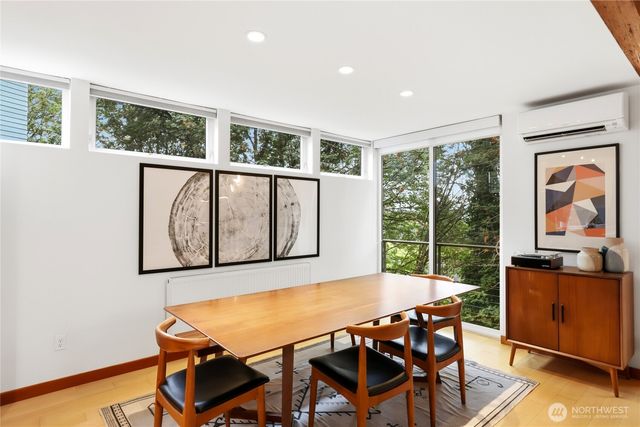 4328 S Bennett Street, Seattle, WA 98118