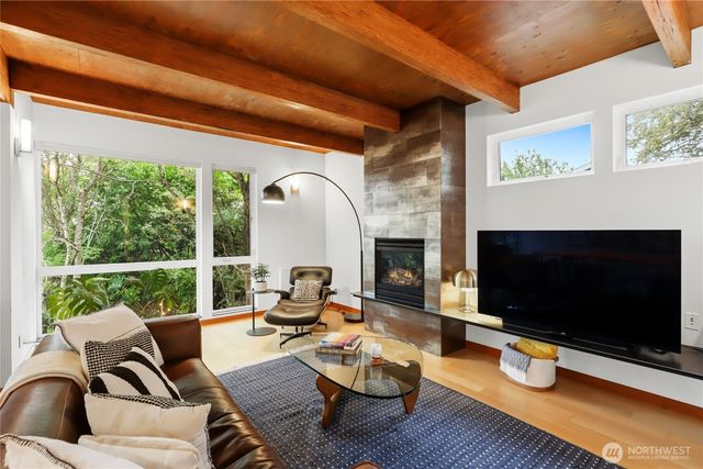 4328 S Bennett Street, Seattle, WA 98118