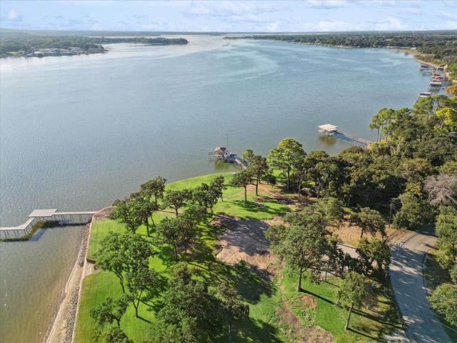 12424 Lake Forest Drive, Azle, TX 76020