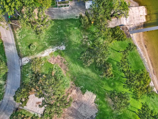 12424 Lake Forest Drive, Azle, TX 76020