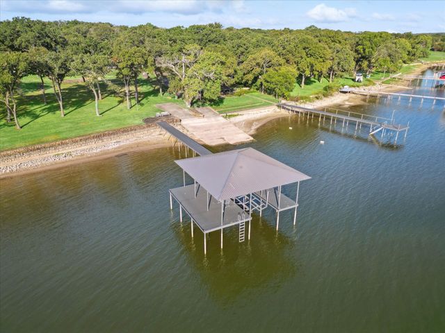 12424 Lake Forest Drive, Azle, TX 76020