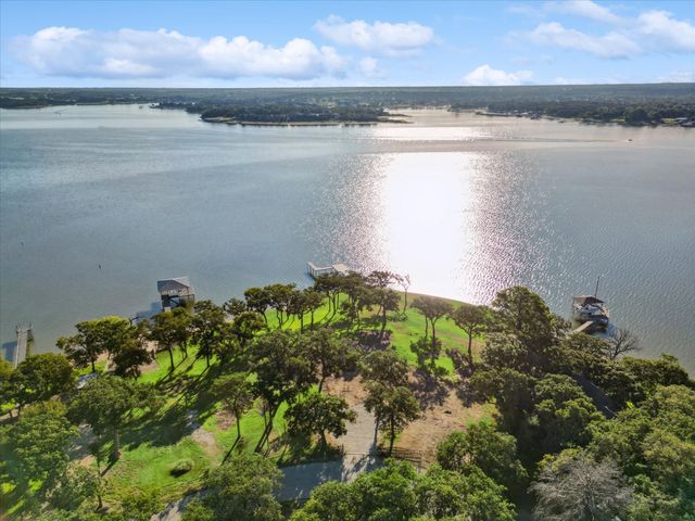 12424 Lake Forest Drive, Azle, TX 76020