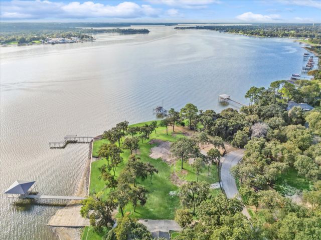 12424 Lake Forest Drive, Azle, TX 76020