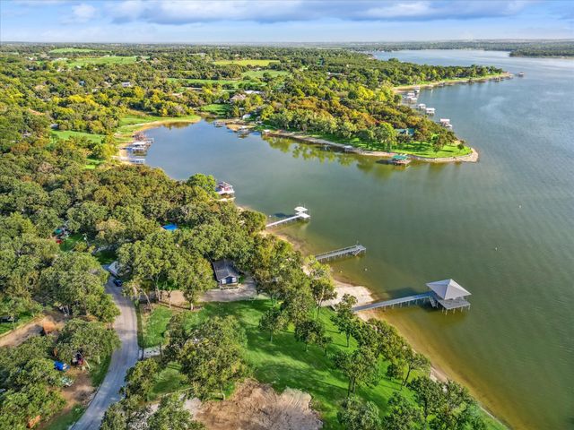 12424 Lake Forest Drive, Azle, TX 76020