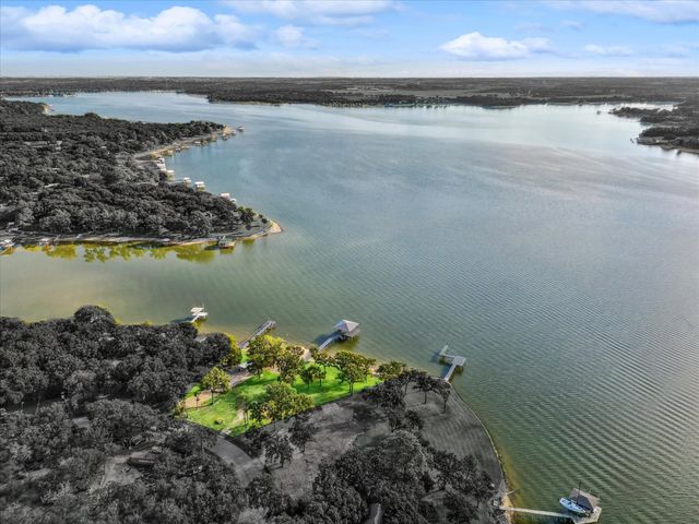 12424 Lake Forest Drive, Azle, TX 76020