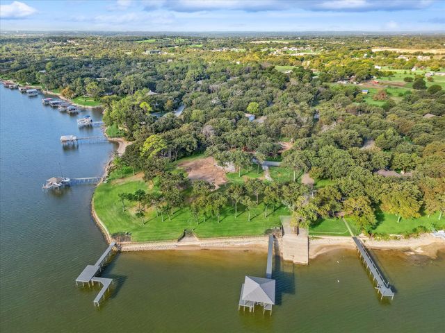 12424 Lake Forest Drive, Azle, TX 76020