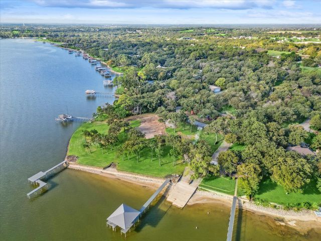 12424 Lake Forest Drive, Azle, TX 76020