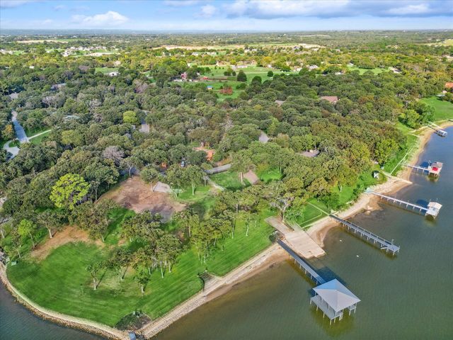 12424 Lake Forest Drive, Azle, TX 76020