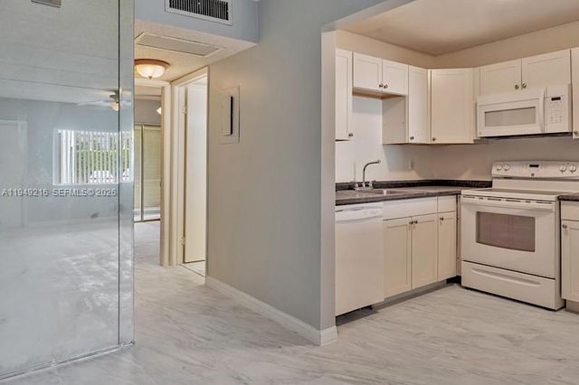 2200 Springdale Blvd 110, Palm Springs, FL 33461