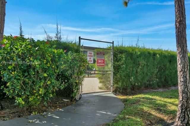 2200 Springdale Blvd 110, Palm Springs, FL 33461