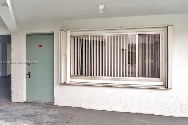 2200 Springdale Blvd 110, Palm Springs, FL 33461