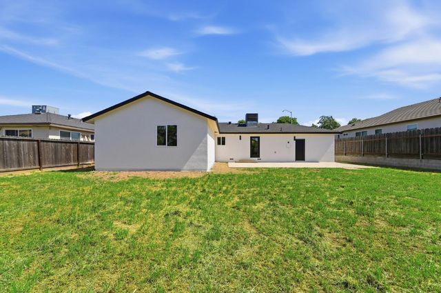 6237 Claus Rd, Riverbank, CA 95367