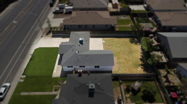 6237 Claus Rd, Riverbank, CA 95367