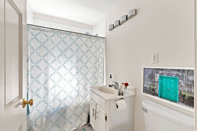 165 Fayerweather St 1, Cambridge, MA 02138