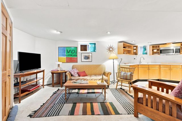 165 Fayerweather St 1, Cambridge, MA 02138