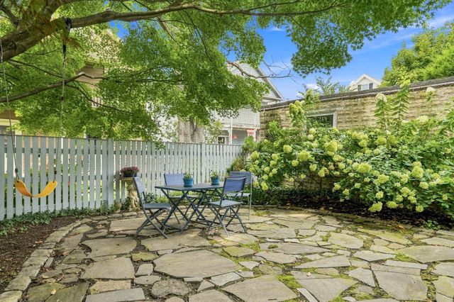165 Fayerweather St 1, Cambridge, MA 02138