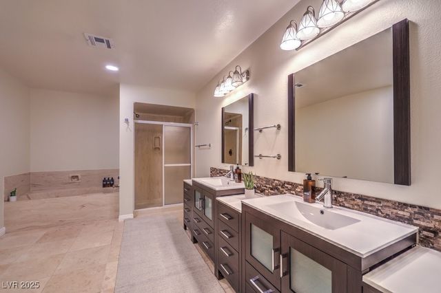 3269 South Torrey Pines Drive, Las Vegas, NV 89146