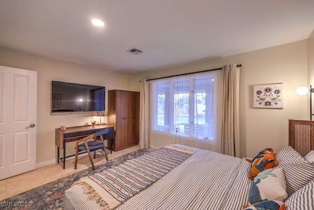 3269 South Torrey Pines Drive, Las Vegas, NV 89146