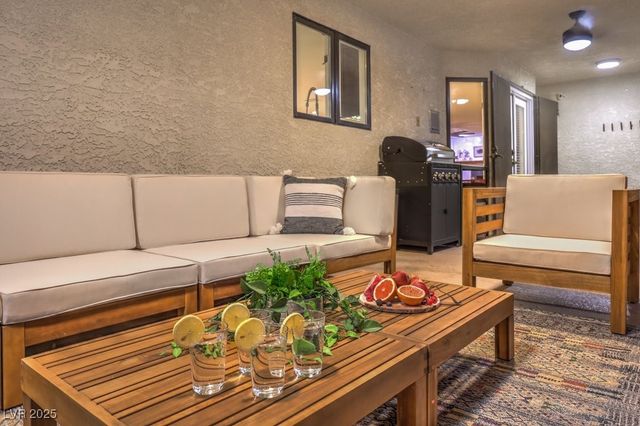 3269 South Torrey Pines Drive, Las Vegas, NV 89146