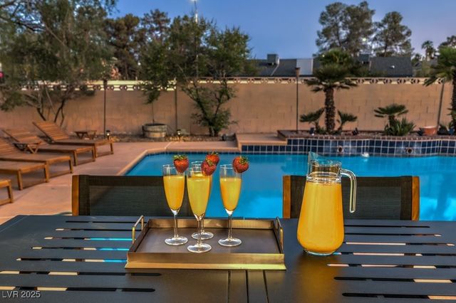 3269 South Torrey Pines Drive, Las Vegas, NV 89146