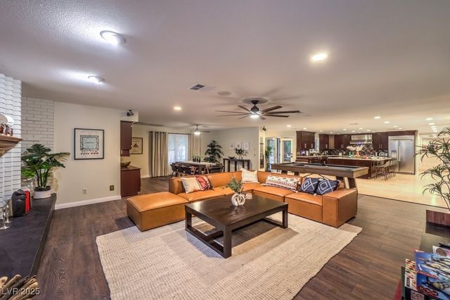 3269 South Torrey Pines Drive, Las Vegas, NV 89146