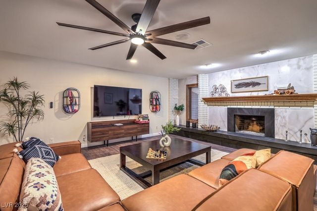 3269 South Torrey Pines Drive, Las Vegas, NV 89146