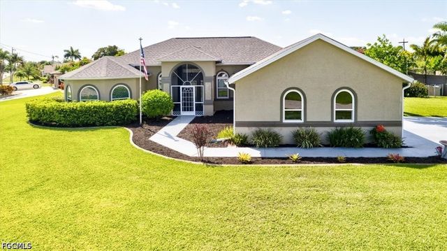 420 SE 32nd ST, Cape Coral, FL 33904