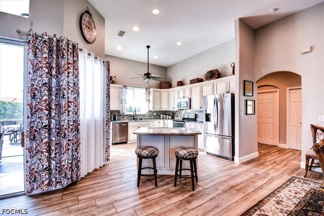 420 SE 32nd ST, Cape Coral, FL 33904