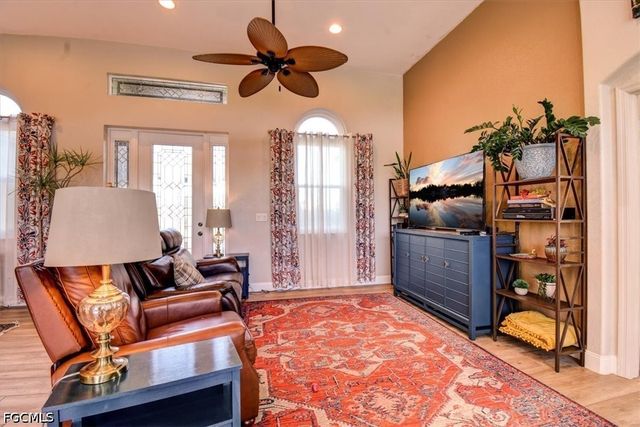 420 SE 32nd ST, Cape Coral, FL 33904
