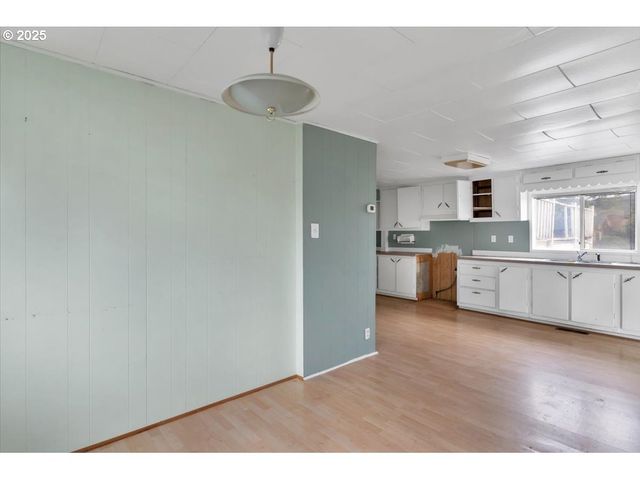 1110 6TH Ave, Seaside, OR 97138