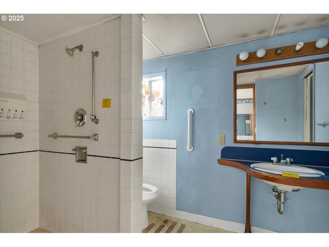 1110 6TH Ave, Seaside, OR 97138