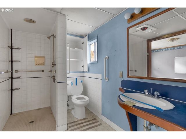 1110 6TH Ave, Seaside, OR 97138