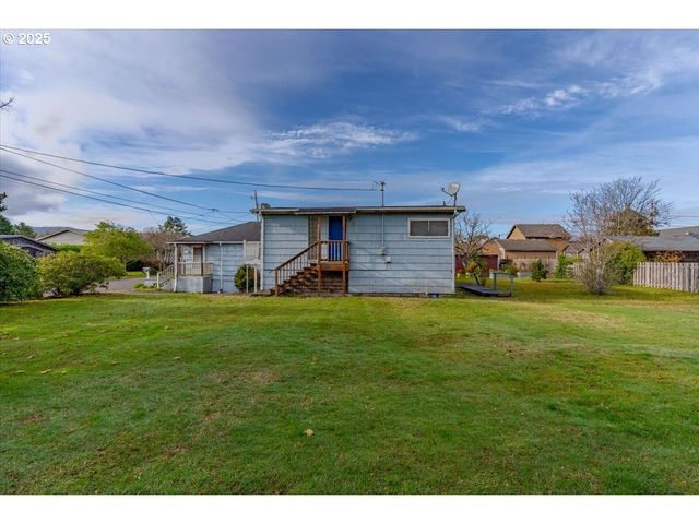 1110 6TH Ave, Seaside, OR 97138