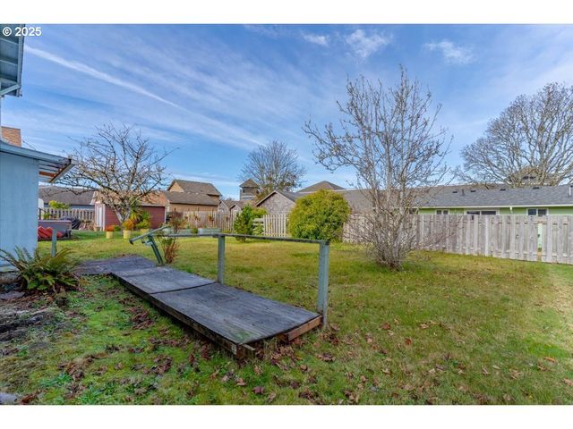 1110 6TH Ave, Seaside, OR 97138