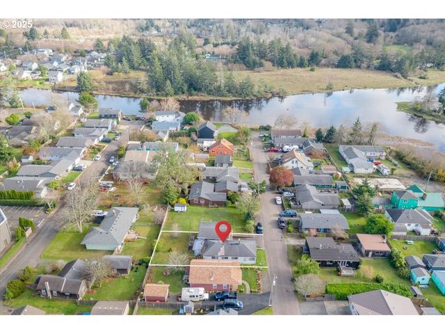 1110 6TH Ave, Seaside, OR 97138