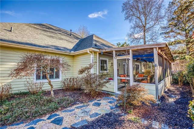 770 Hunters Lane, Loganville, GA 30052