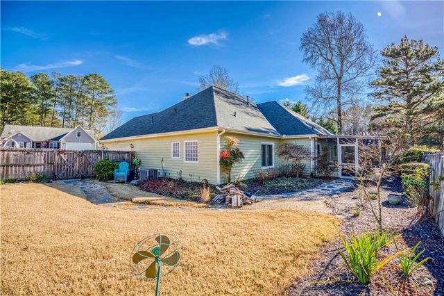 770 Hunters Lane, Loganville, GA 30052