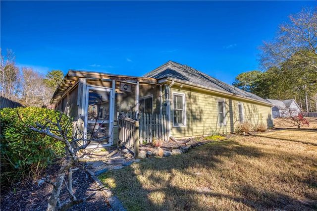 770 Hunters Lane, Loganville, GA 30052