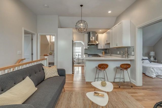 18 Sacramento Pl 2, Cambridge, MA 02138