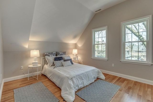 18 Sacramento Pl 2, Cambridge, MA 02138