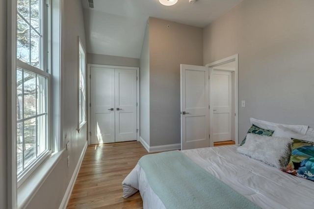 18 Sacramento Pl 2, Cambridge, MA 02138