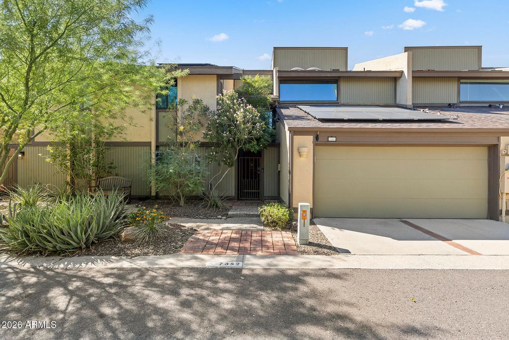 7352 N 7TH Place, Phoenix, AZ 85020 — photo 2