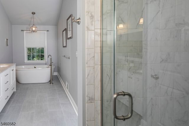 44 Rock Creek Woods Dr, Lambertville City, NJ 08530