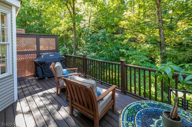 44 Rock Creek Woods Dr, Lambertville City, NJ 08530