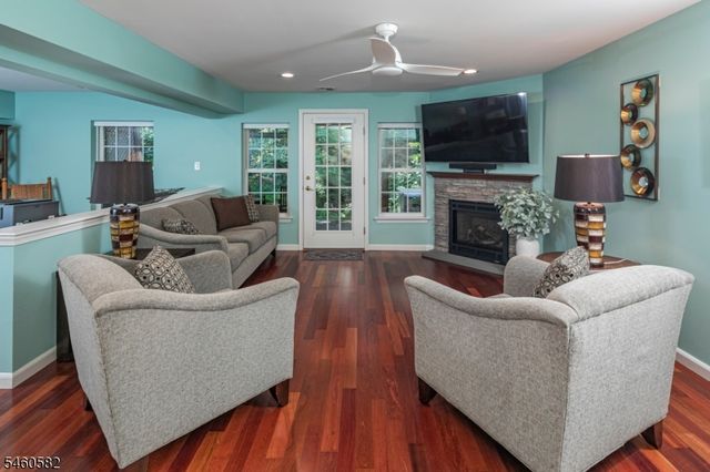 44 Rock Creek Woods Dr, Lambertville City, NJ 08530